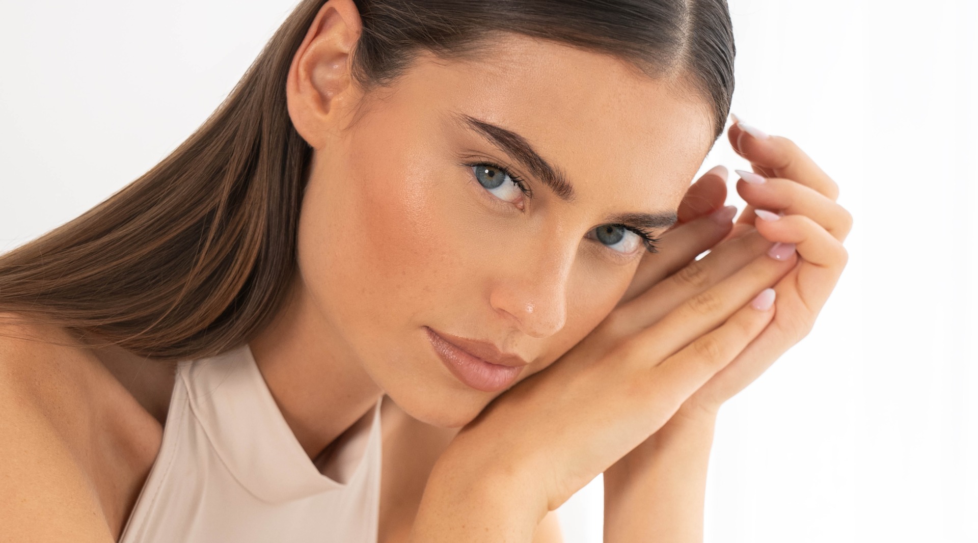 Glass Hair - Wie du mit NEWSHA den Haartrend stylest